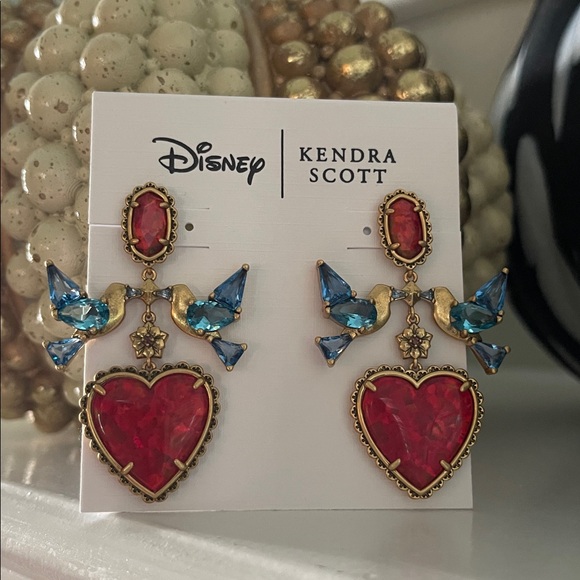 NEW Disney Kendra Scott Red Heart Earrings - Picture 5 of 8